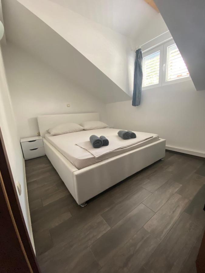 Guesthouse Ruza Sobra Apartments In The Attic Of The House Zewnętrze zdjęcie